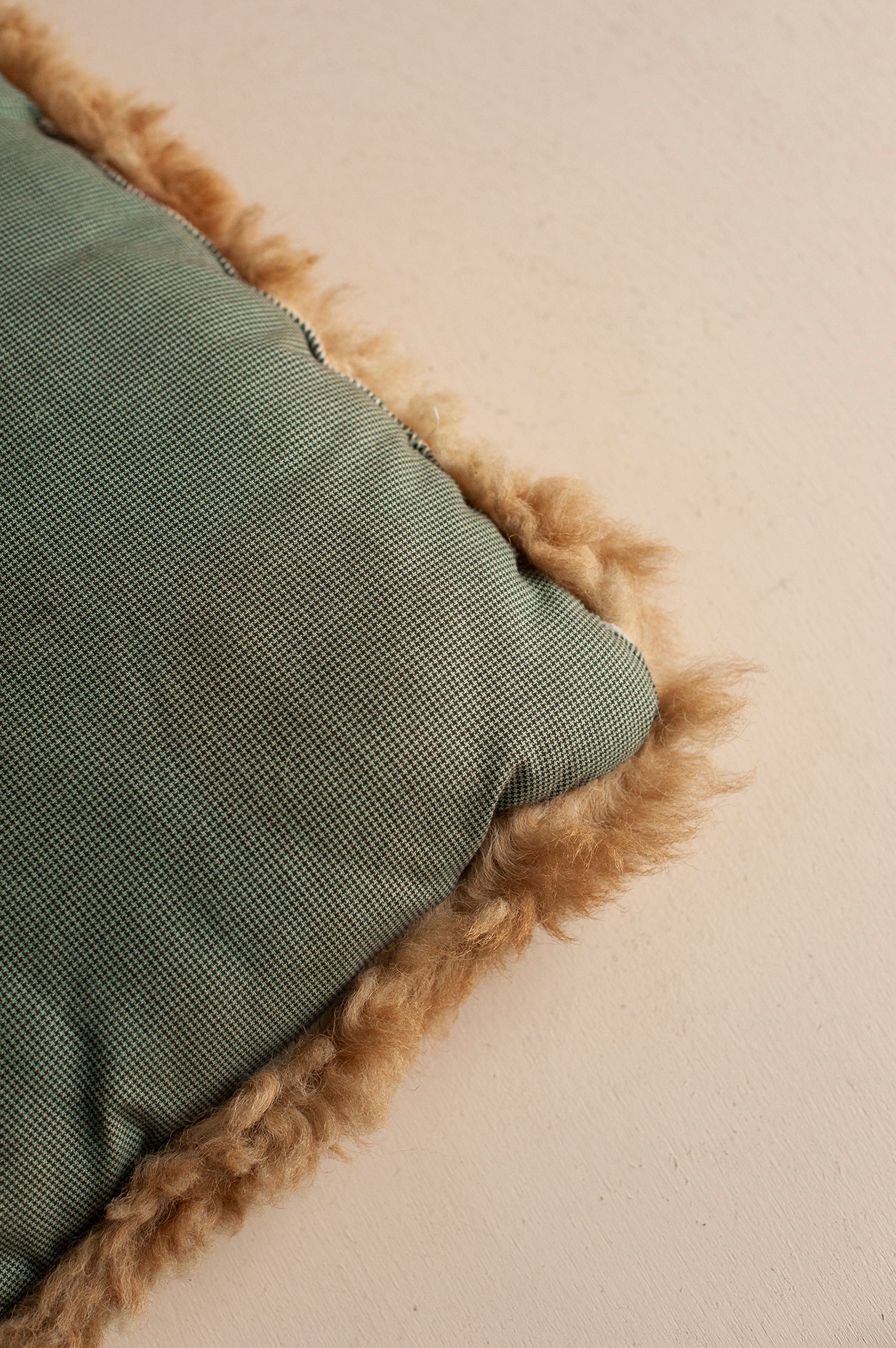 Almofada Patchwork em Pêlo