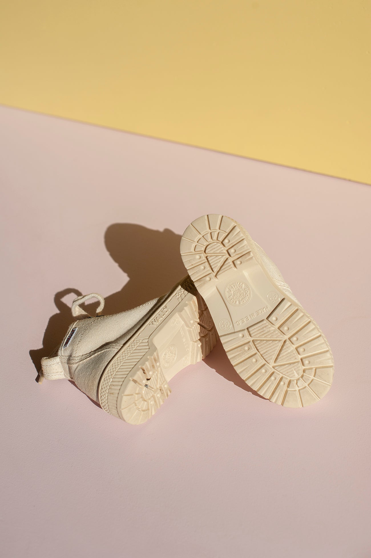 Botins Vintage em Lona